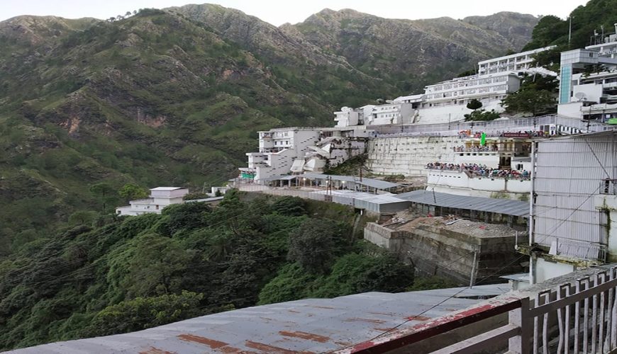 Vaishno Devi Katra Tour Packages by Travel Shravel - Jammu and Kashmir, Kashmir Tour Packages, Jammu Tour Packages, Jammu and Kashmir is famous for, List of registered travel agents, City of Temples, largest underground fish aquarium, Taxi Services